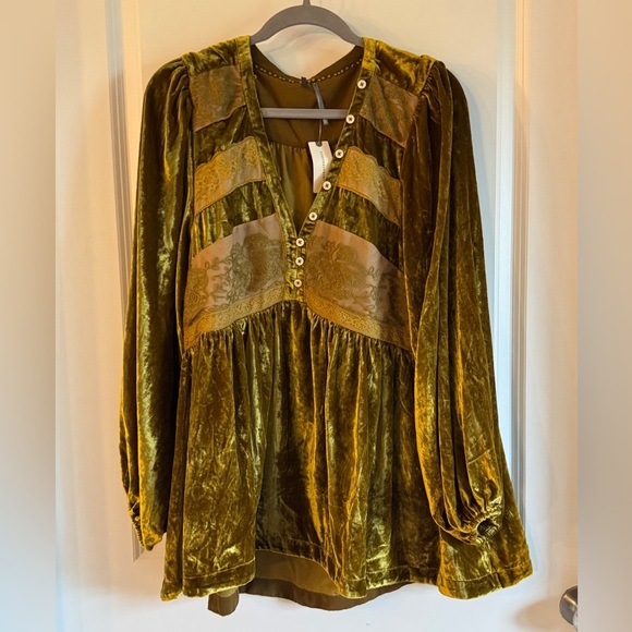 Anthropologie Gold Velvet Blouse - Picture 4 of 13